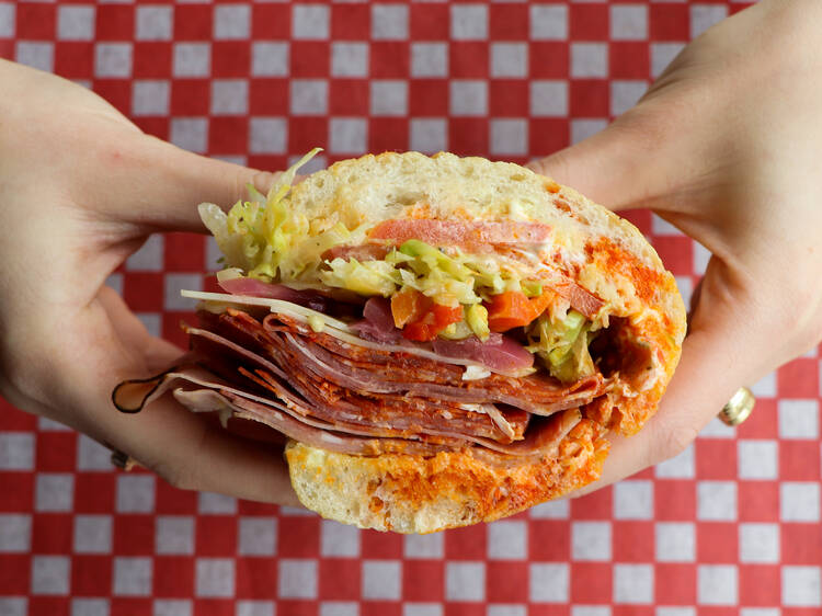 La sandwicherie culte Bossa fait son entrée au Time Out Market Montréal