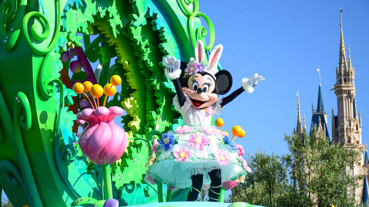 Tokyo Disneyland parade Minnie Mouse