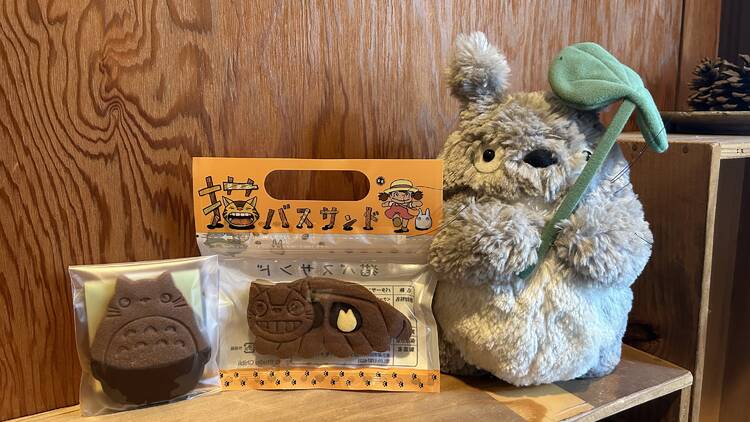 Totoro and Catbus cookies 