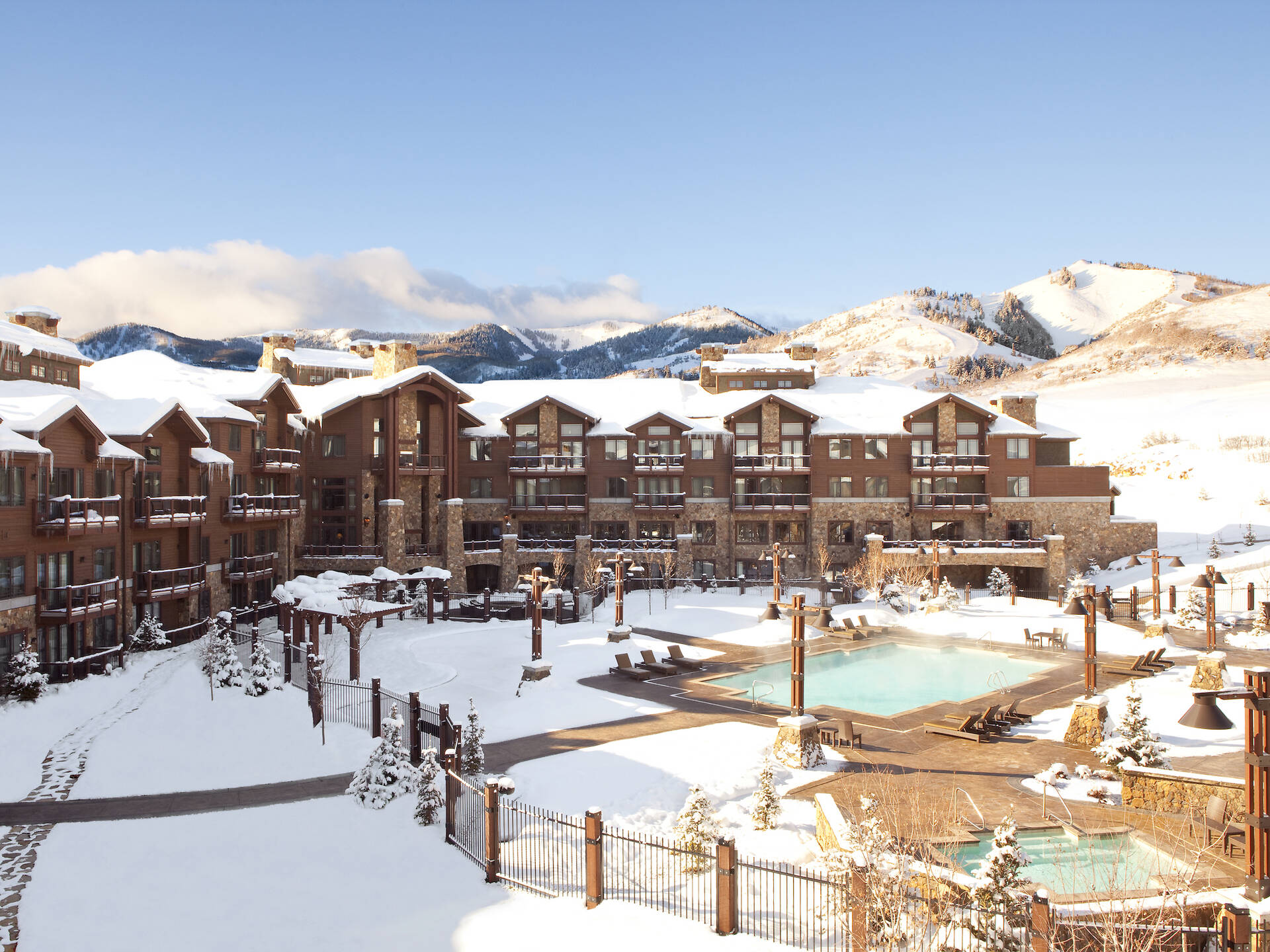 9 Best Ski Resorts for Non-Skiers in the US