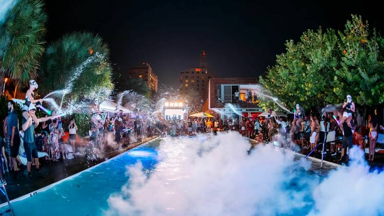 SLS Pool Party