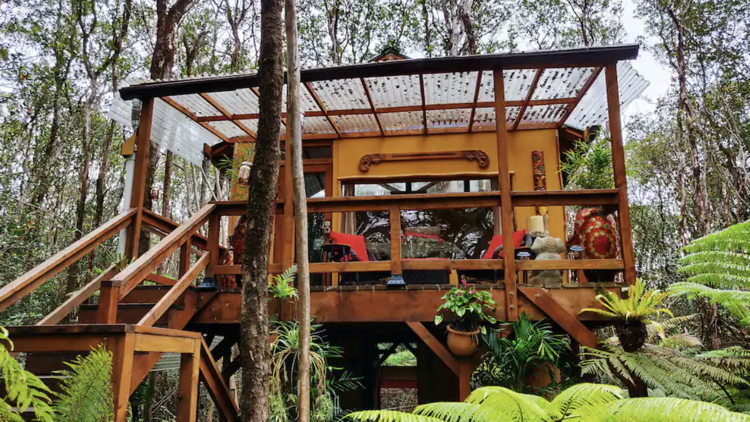 The peaceful treehouse in Volcano