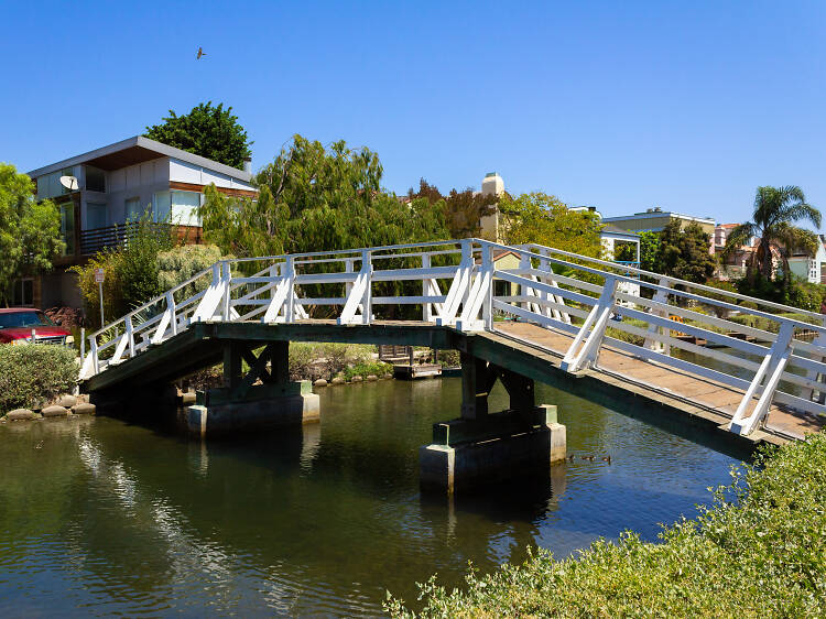 Walk along the Venice Canals
