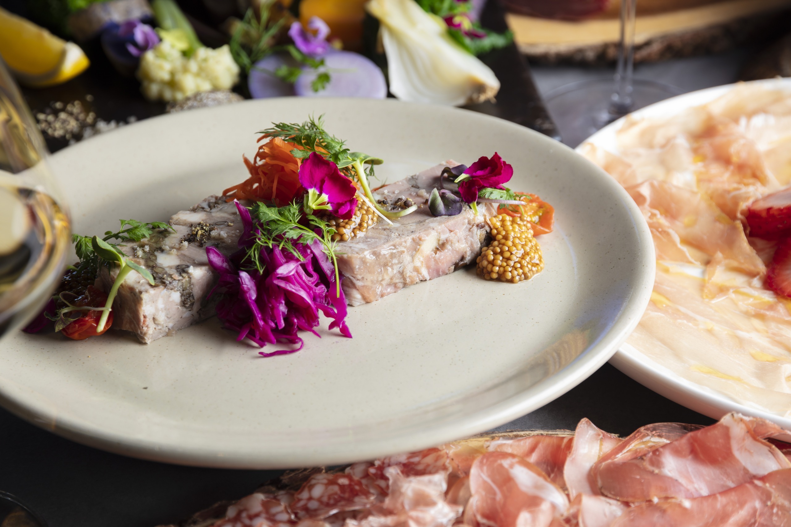 ザ ドラゴンフライ バー