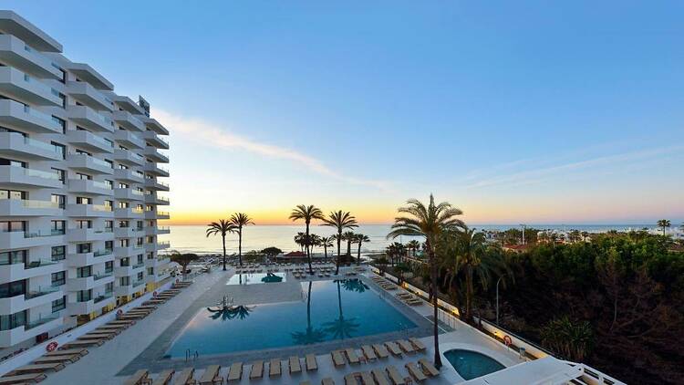 Busca en Booking y amanece en un lugar como el Hotel Ocean House Costa del Sol