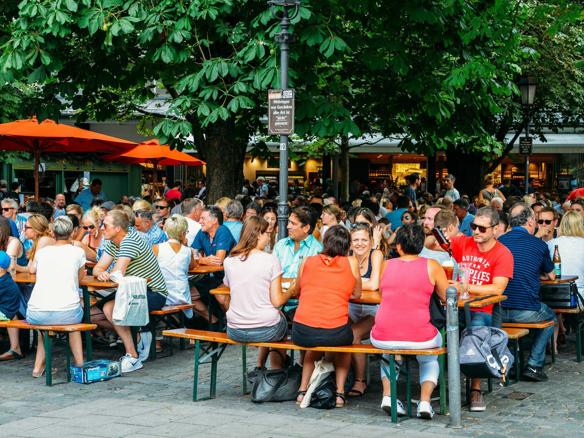 Live Music, Dining and Full Bar at our Restaurant in Munich