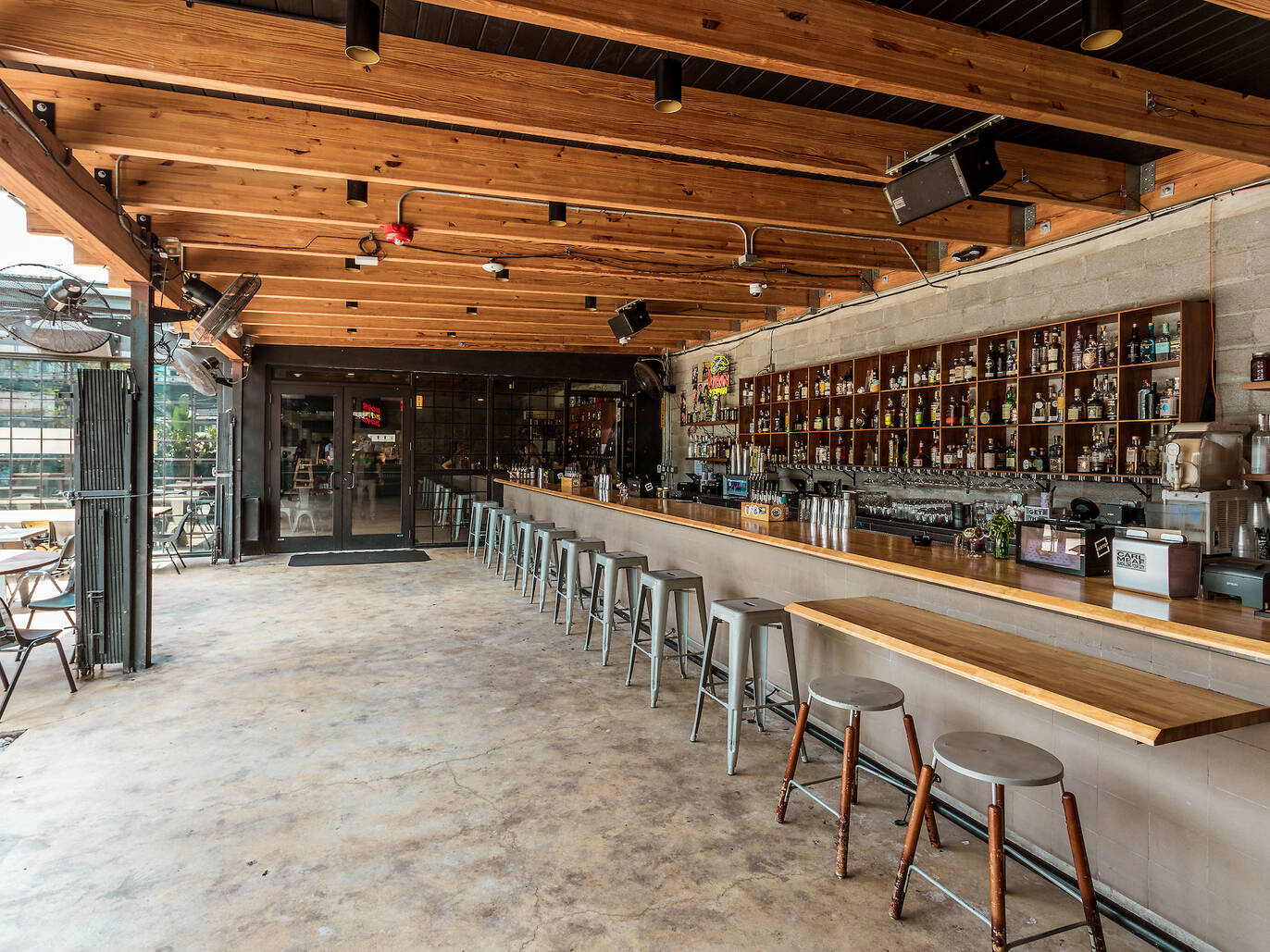 17 Best Wynwood Bars, From Wine Gardens to Rooftop Bars and More