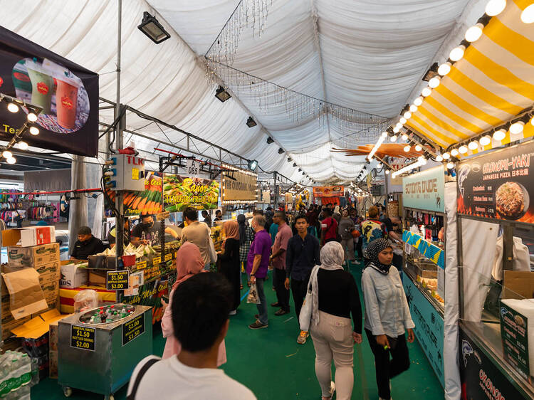 The BEST Hong Kong Markets, bazaars, & souks 2024 - FREE