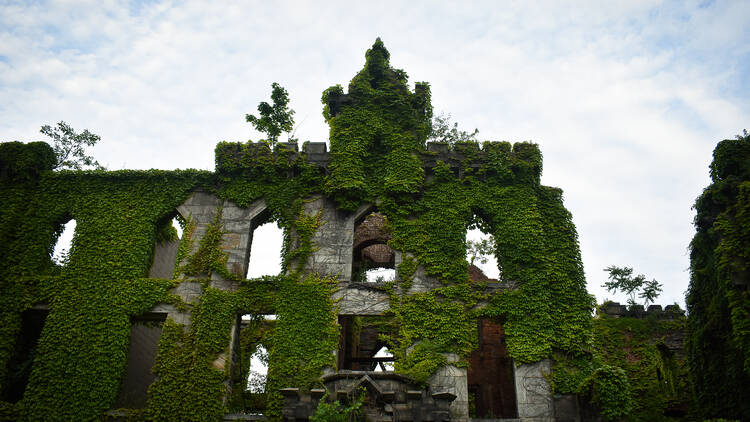 Roosevelt Island ruins.