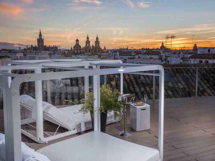 8 hoteles en Sevilla centro para disfrutar de la ciudad a pie