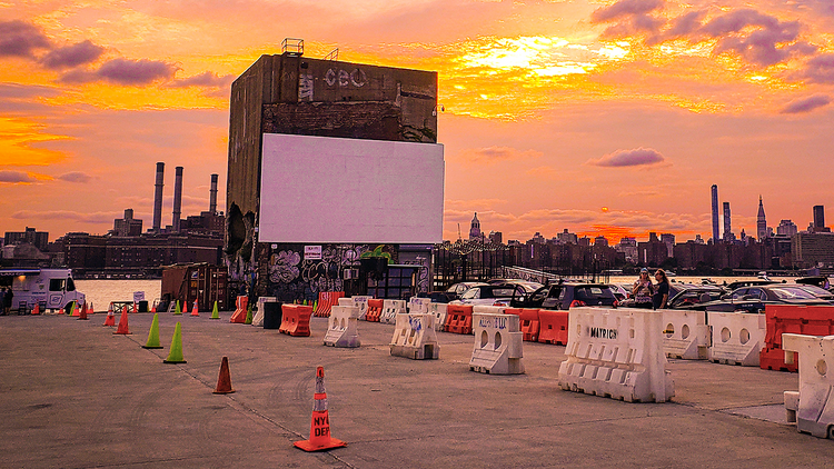 screen 9 (Skyline Drive-In)