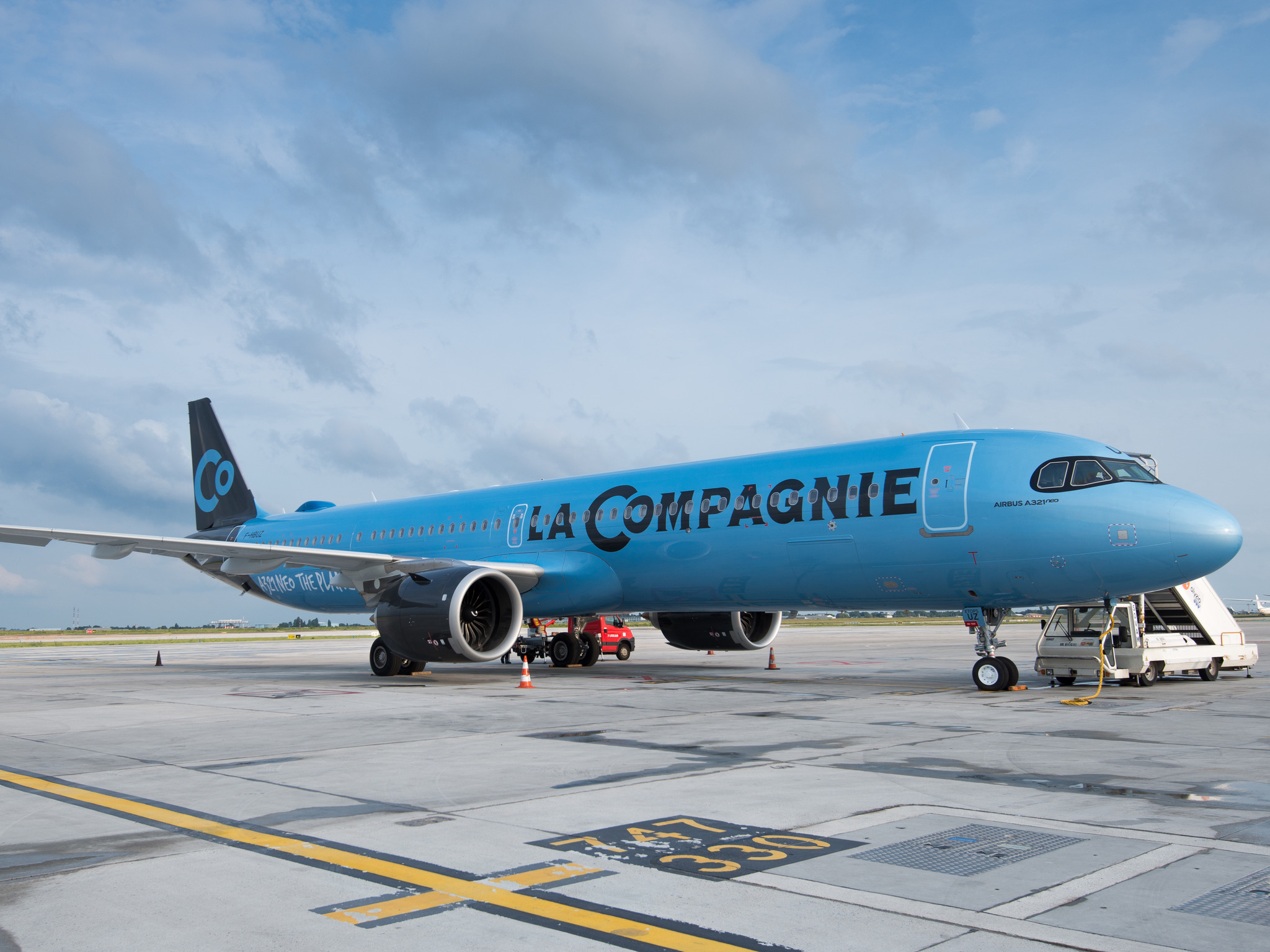 Авиакомпании информация. Саутвест эйрлайнс. Авиакомпания урал эйрлайнс. Авиакомпании информация. Авиакомпании информация.