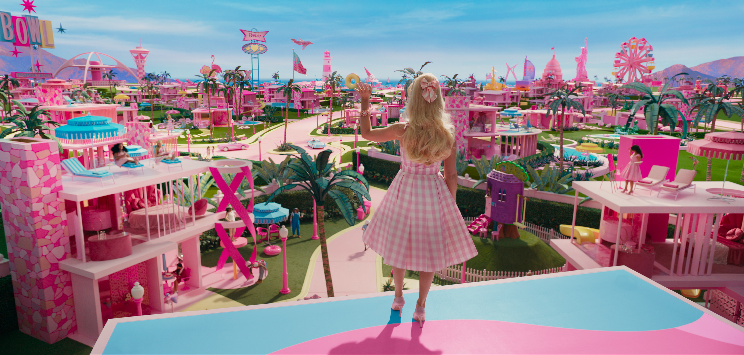 The new 'Barbie' movie posters have just dropped and Twitter is 'literally  combusting