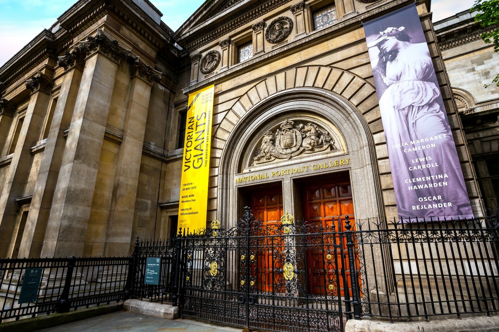 The National Portrait Gallery is going to have a late-night cocktail bar