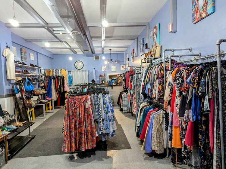 Where to Find the Best Vintage + Thrift Clothing Shops in Chicago - Traverse