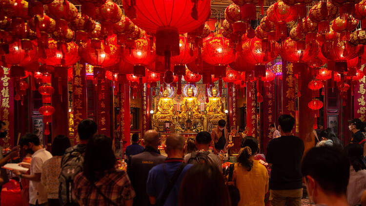 Wat Mangkorn Dragon Temple