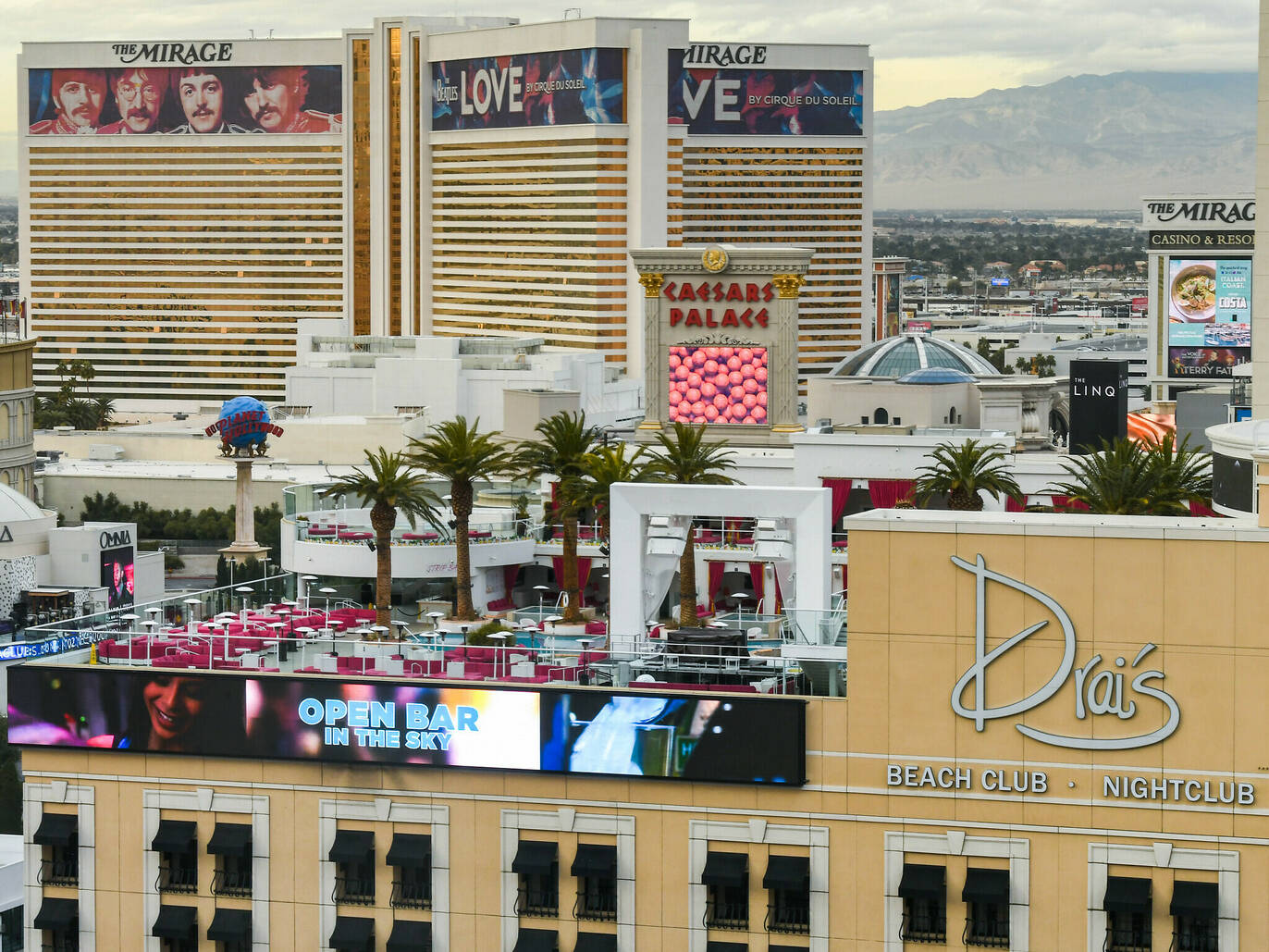 13 Best Rooftop Bars in Las Vegas for Drinks With a View