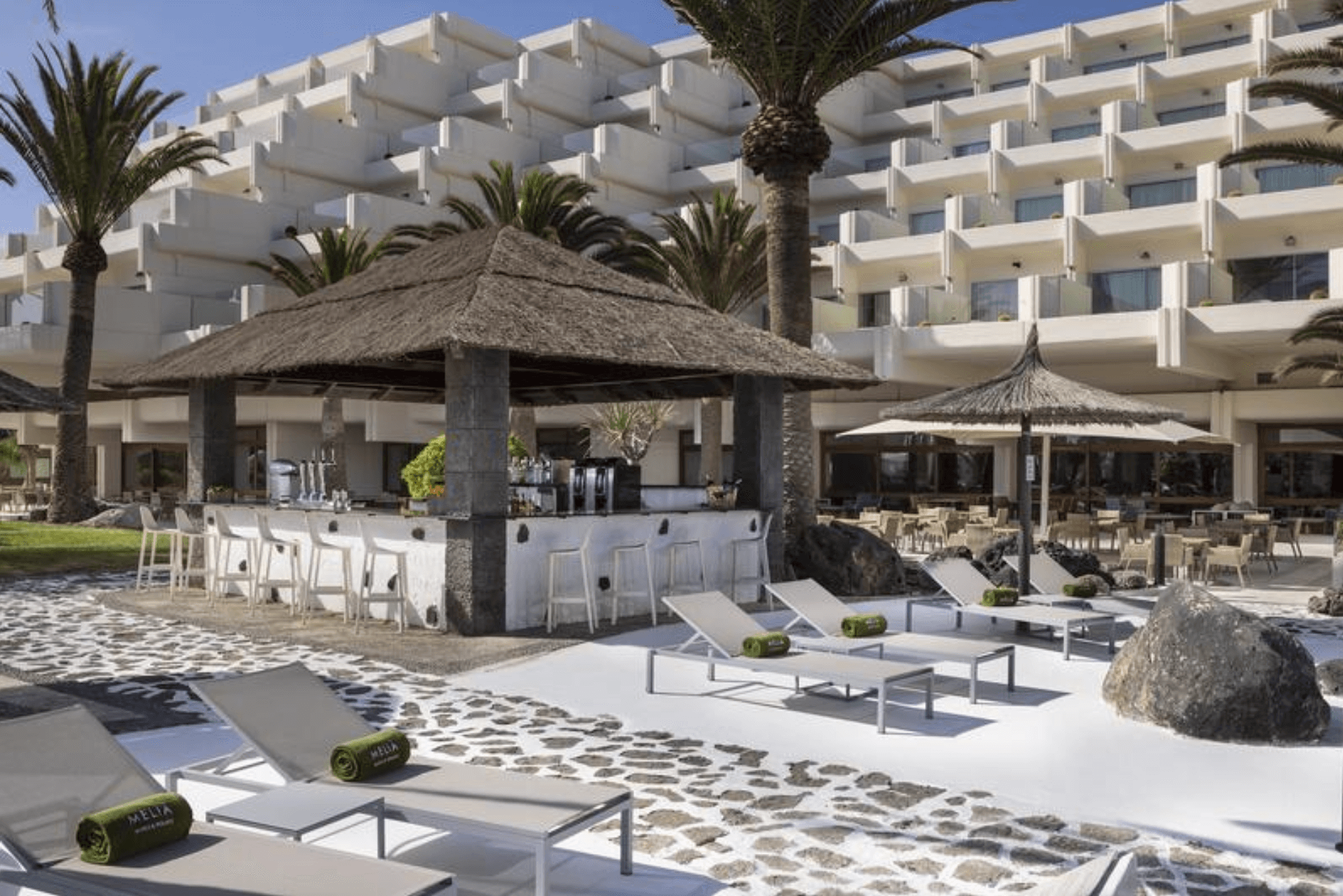 Hotel Las Salinas Paradisus by Meliá, del arquitecto español Fernando Higueras