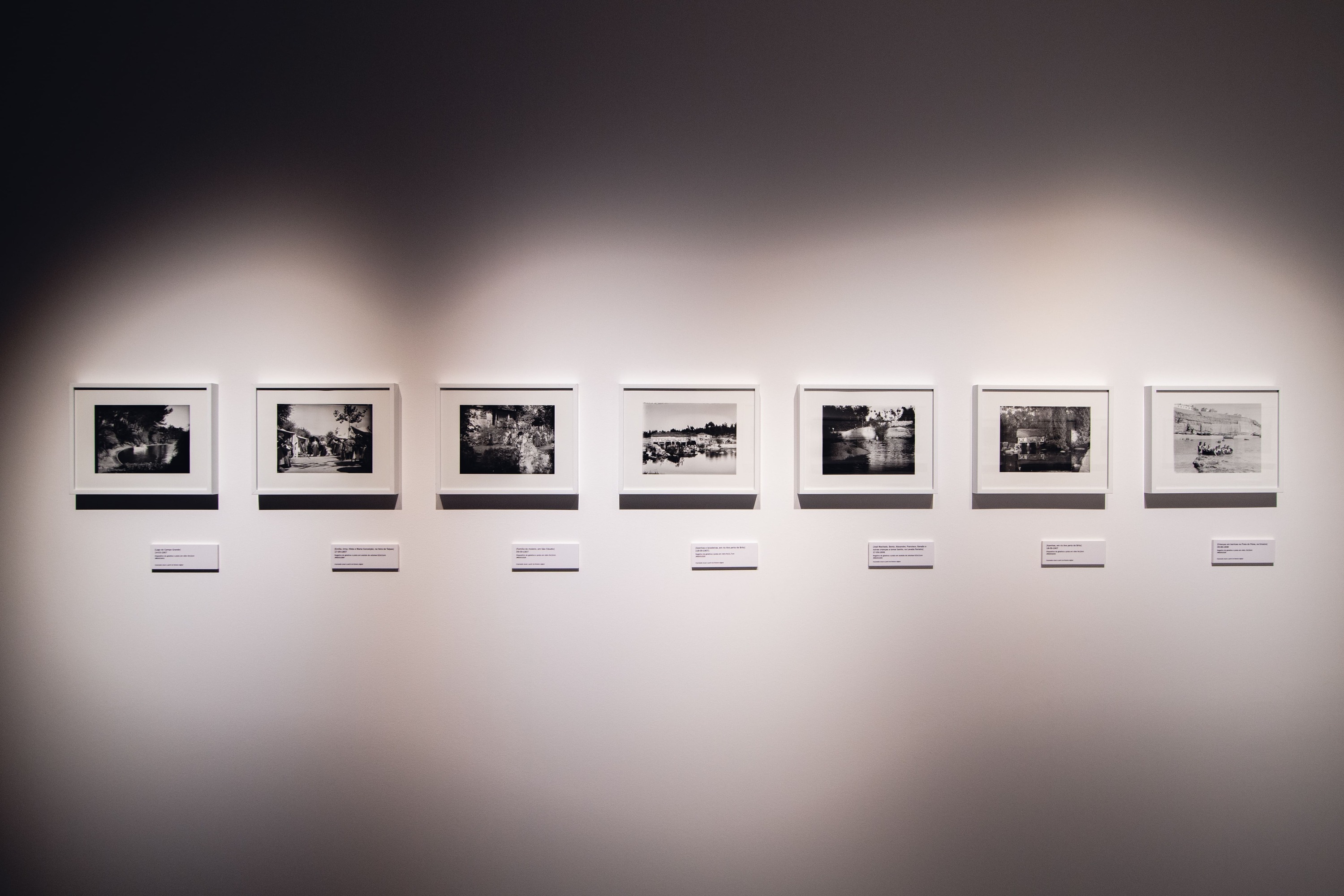 Fotografias mono. Impressões actuais a partir de formato digital