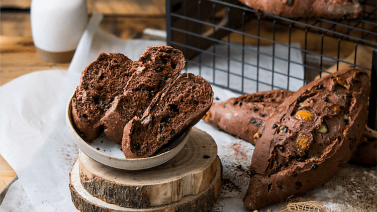 Dulce: un pan de masa madre, y chocolate