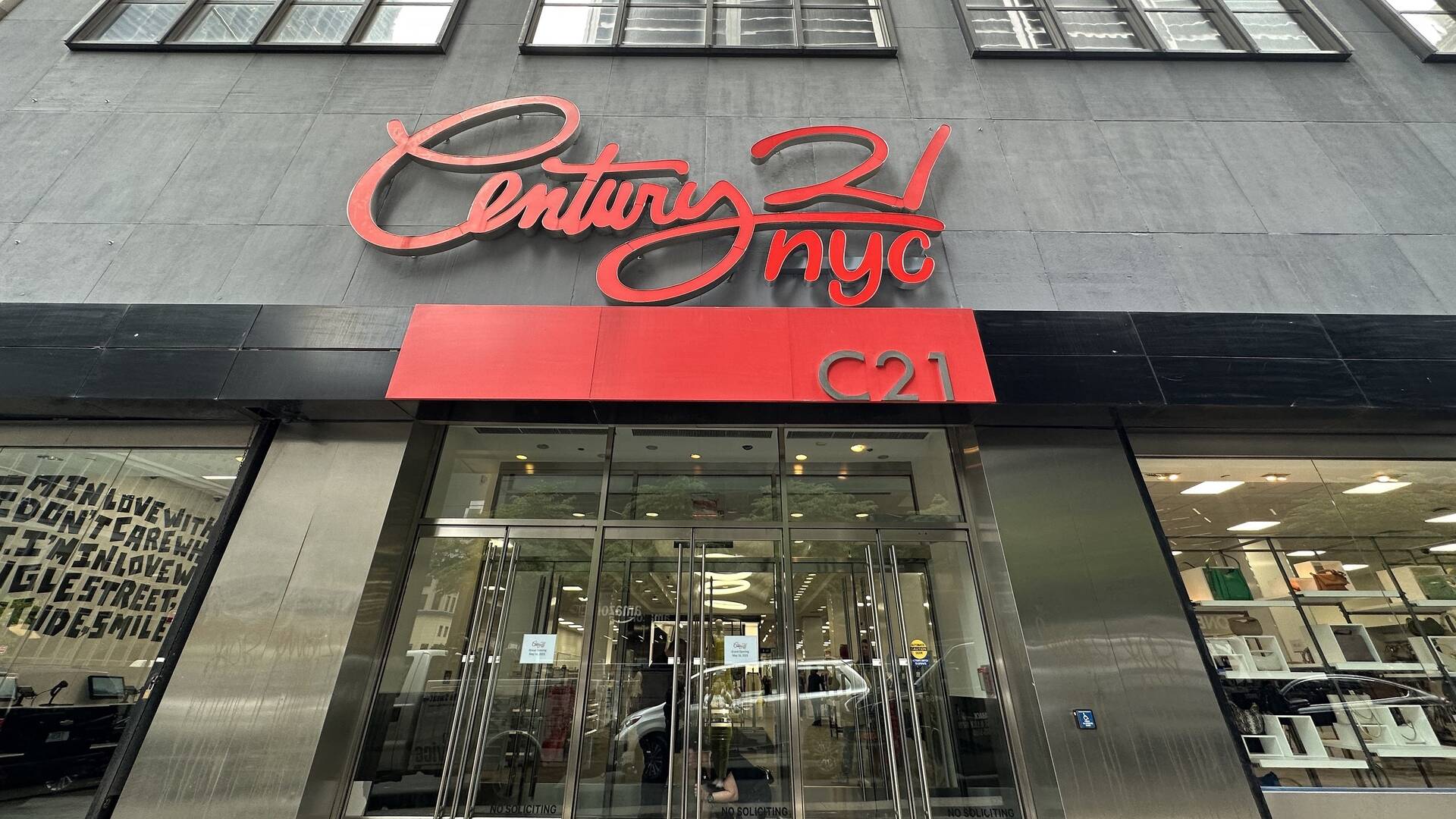 Century 21 Reopening in NYC Flagship Cortland Street Store Reopens Today