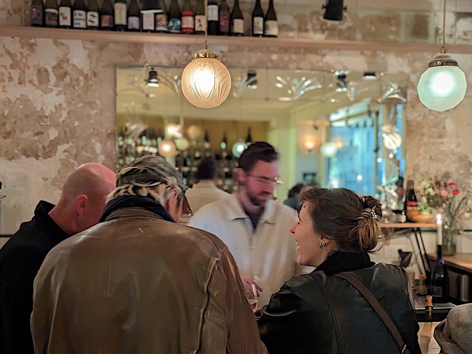 Les Meilleurs Bars De Paris | 75 Comptoirs Pour Se La Coller Douce