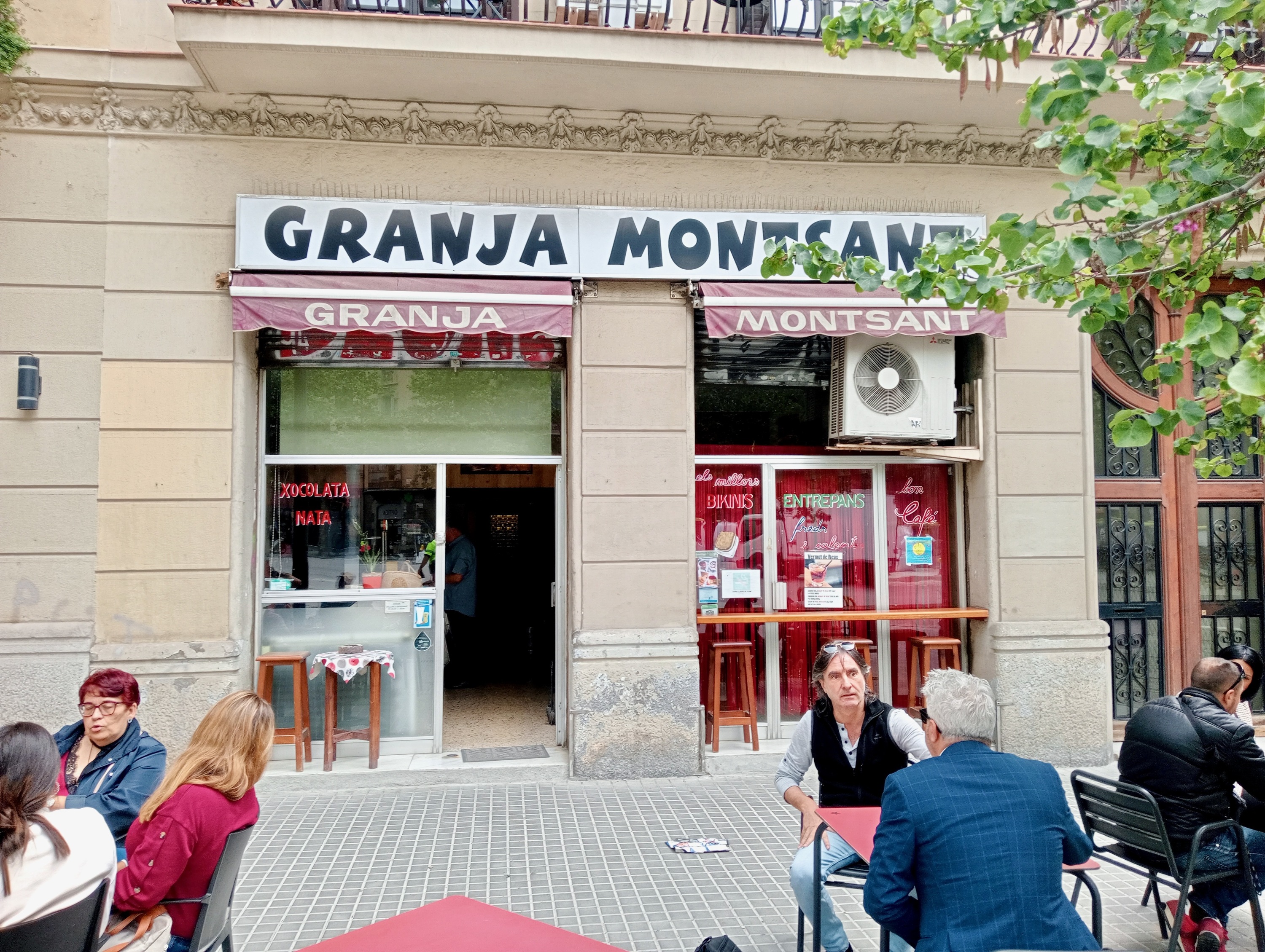 Cierra la Granja Montsant de Barcelona después de 40 años de servicio