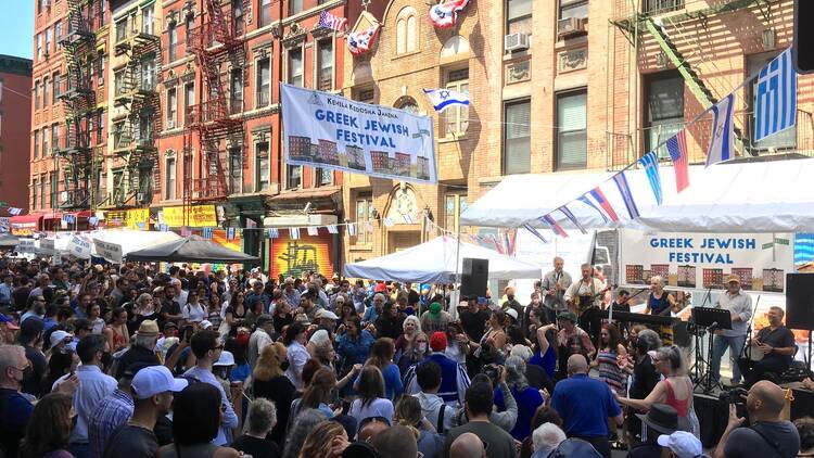 A crowd at the Greek Jewish Festival.