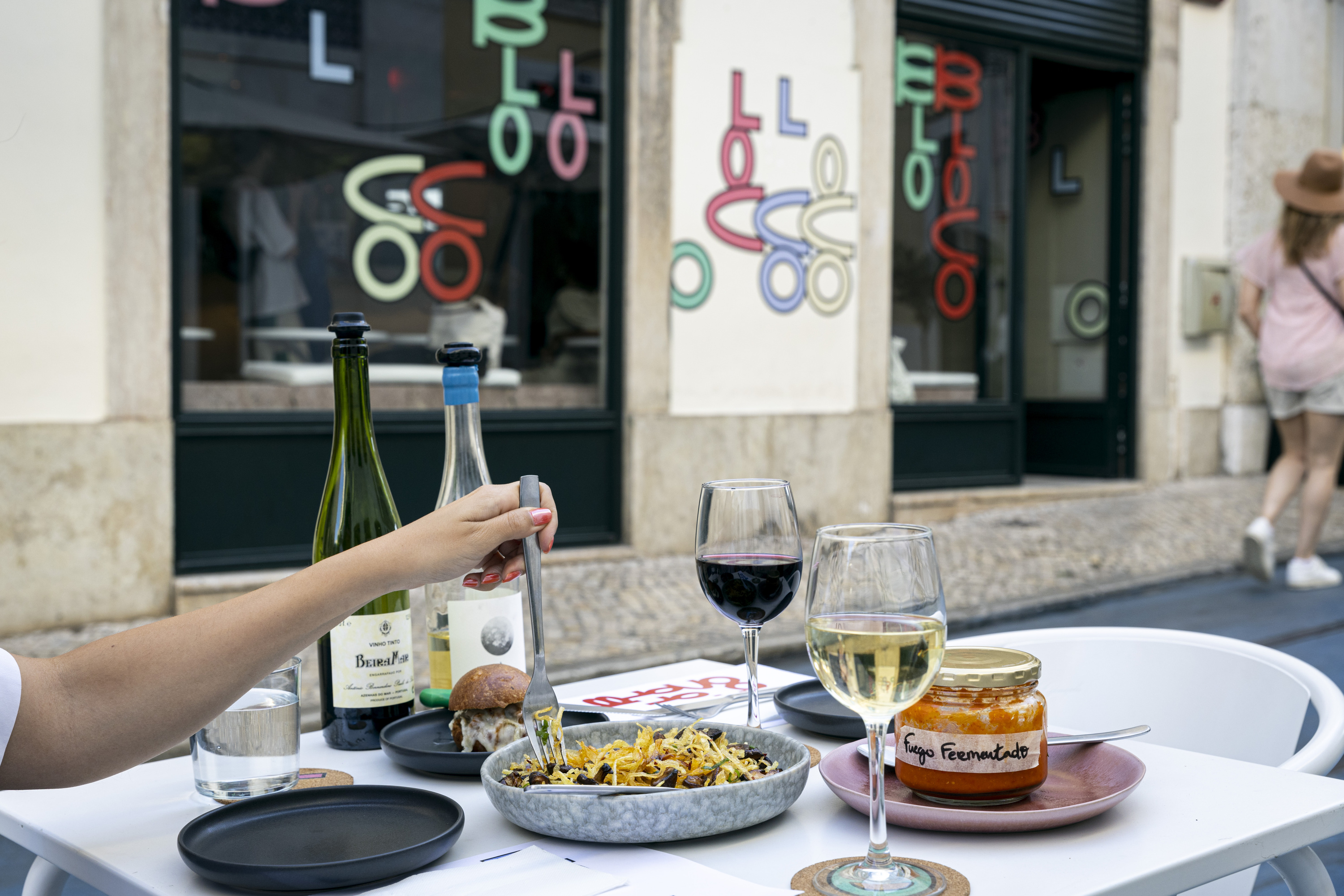 Bloco, “uma espécie de listening bar” e muito mais