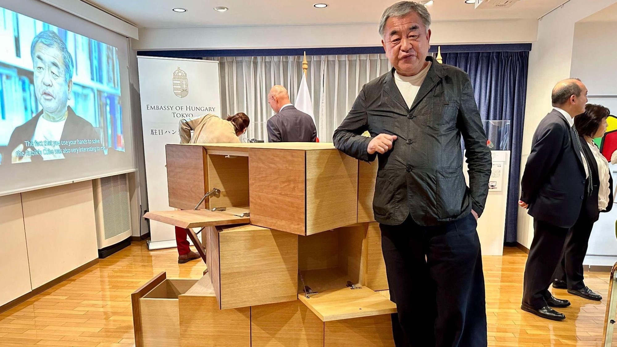 隈研吾も参加、ハンガリー大使館発案のルービックキューブオークション