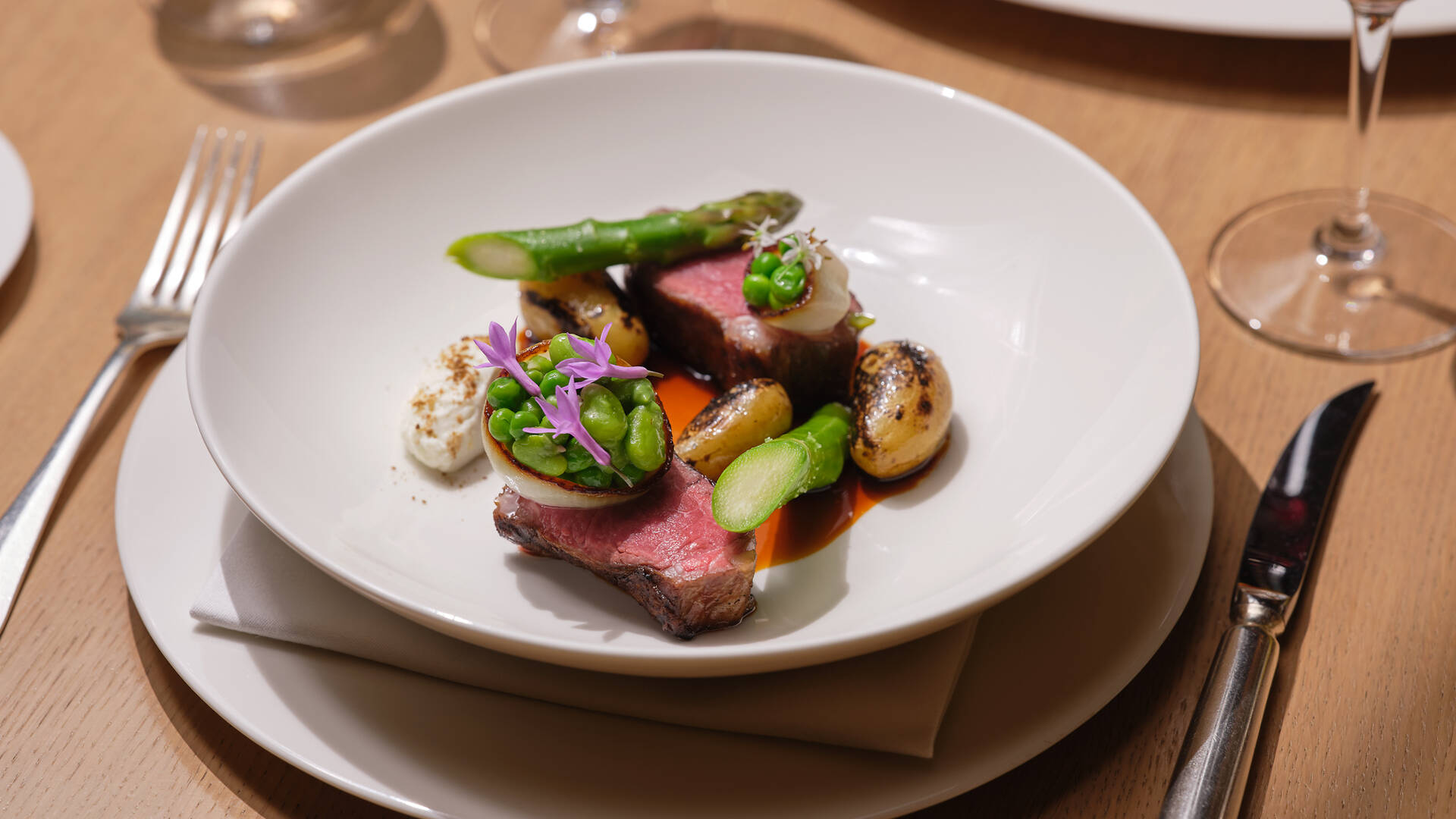 Review Berners Tavern restaurant in Fitzrovia, London