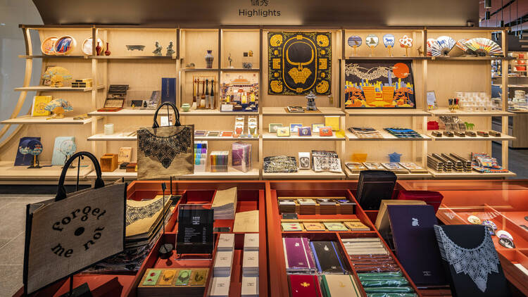 Hong Kong Palace Museum museum shop Art Express by The Commercial Press