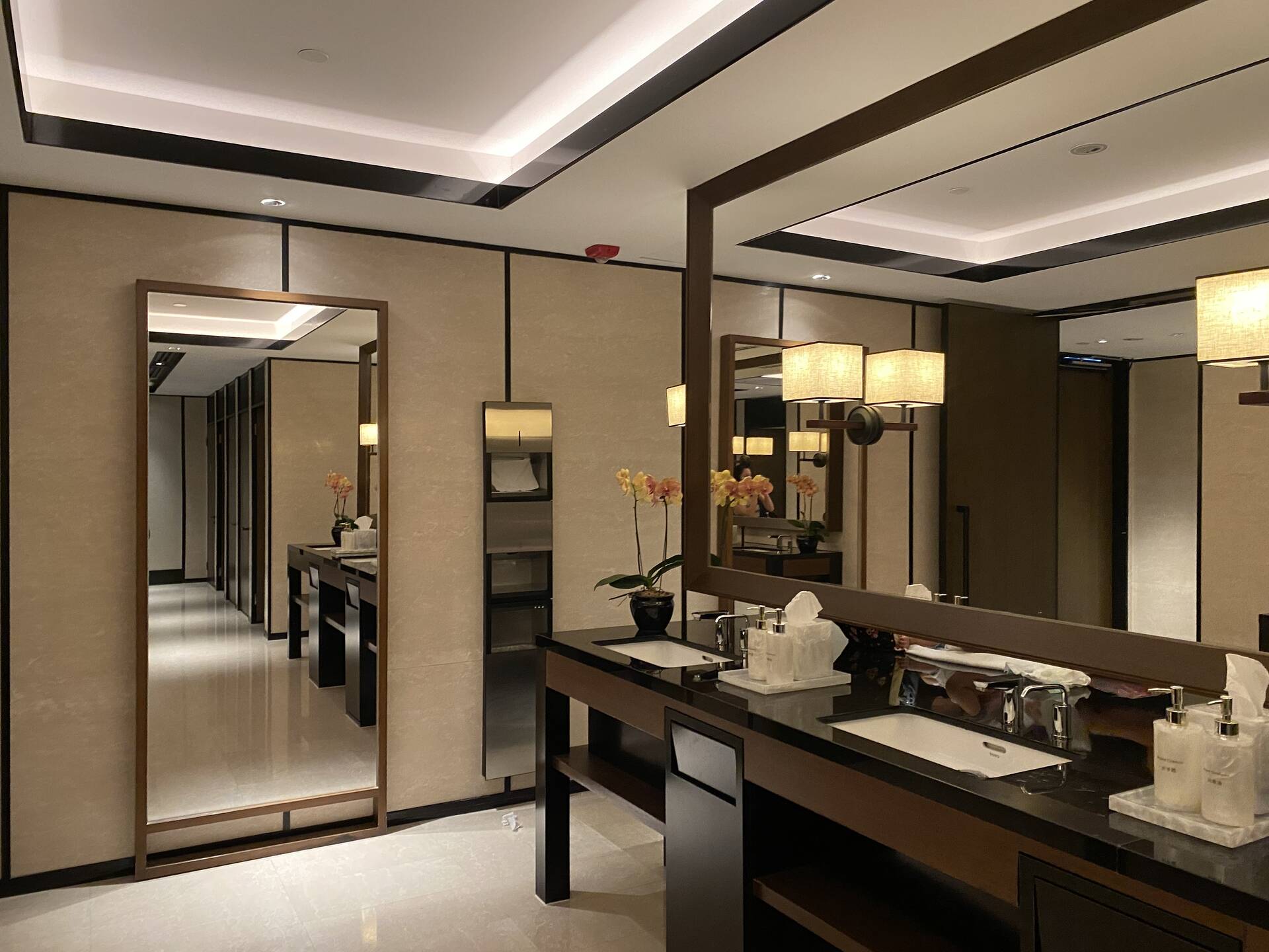 The Guide To The Most Photogenic Bathrooms In Singapore