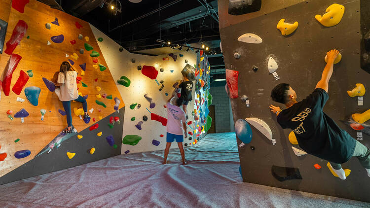 Bouldering at Project Send