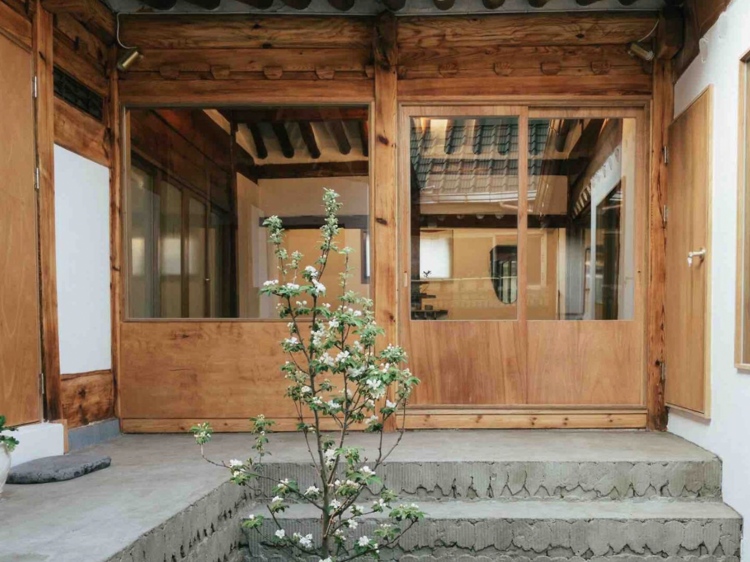 The family home in Sinseol-dong