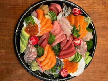 Takara Plateau de sushi et sashimi