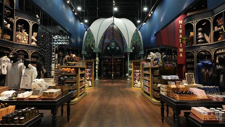 Warner Bros Studio Tour Tokyo sells Tokyo-exclusive Harry Potter merch