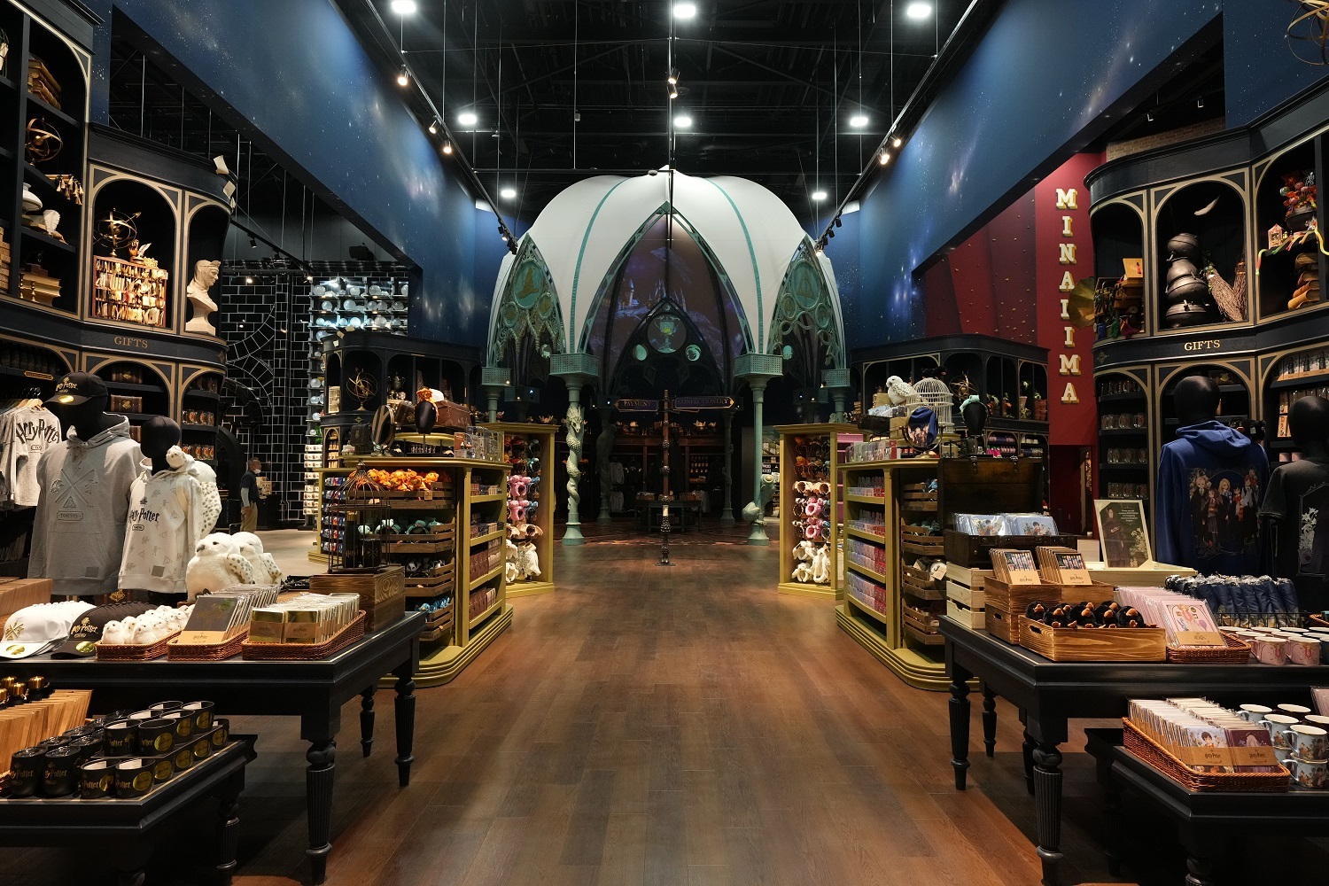 Warner Bros Studio Tour Tokyo sells Tokyo-exclusive Harry Potter merch