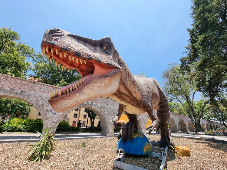 Dimensiones prehistóricas: Dinos en los Pinos