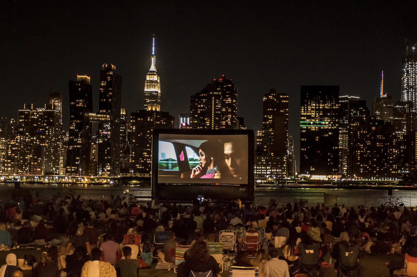 Outdoor movies with CinemaLIC