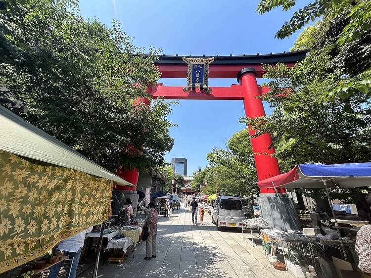 Tomioka Hachimangu Antique Market