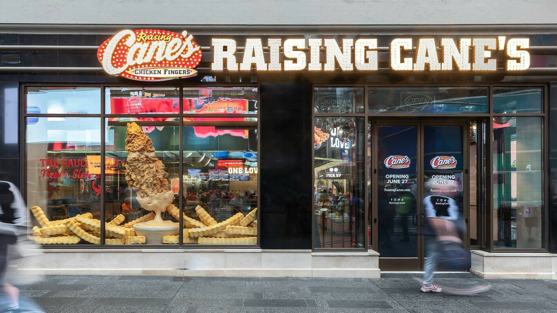 Raising Cane s NYC Opens Today In Times Square