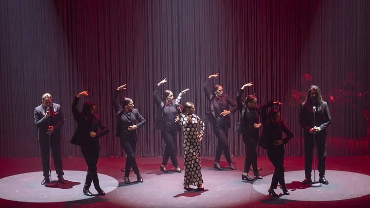 Sara Baras and eight dancers on stage in Alma 