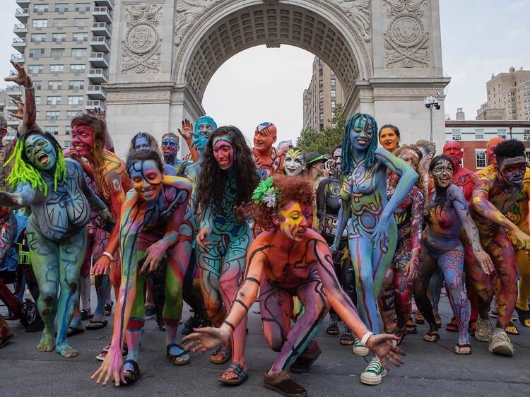 10 stunning photos from NYC's final naked bodypainting day