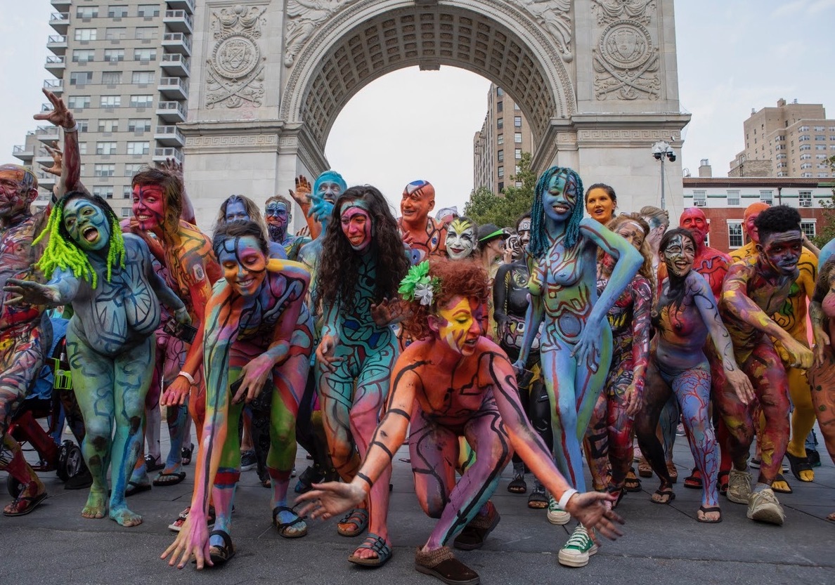 10 Stunning Photos From Nyc S Last Naked Bodypainting Day