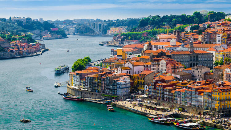 Portugal, Porto, view of the city and Douro's river early in the morning
