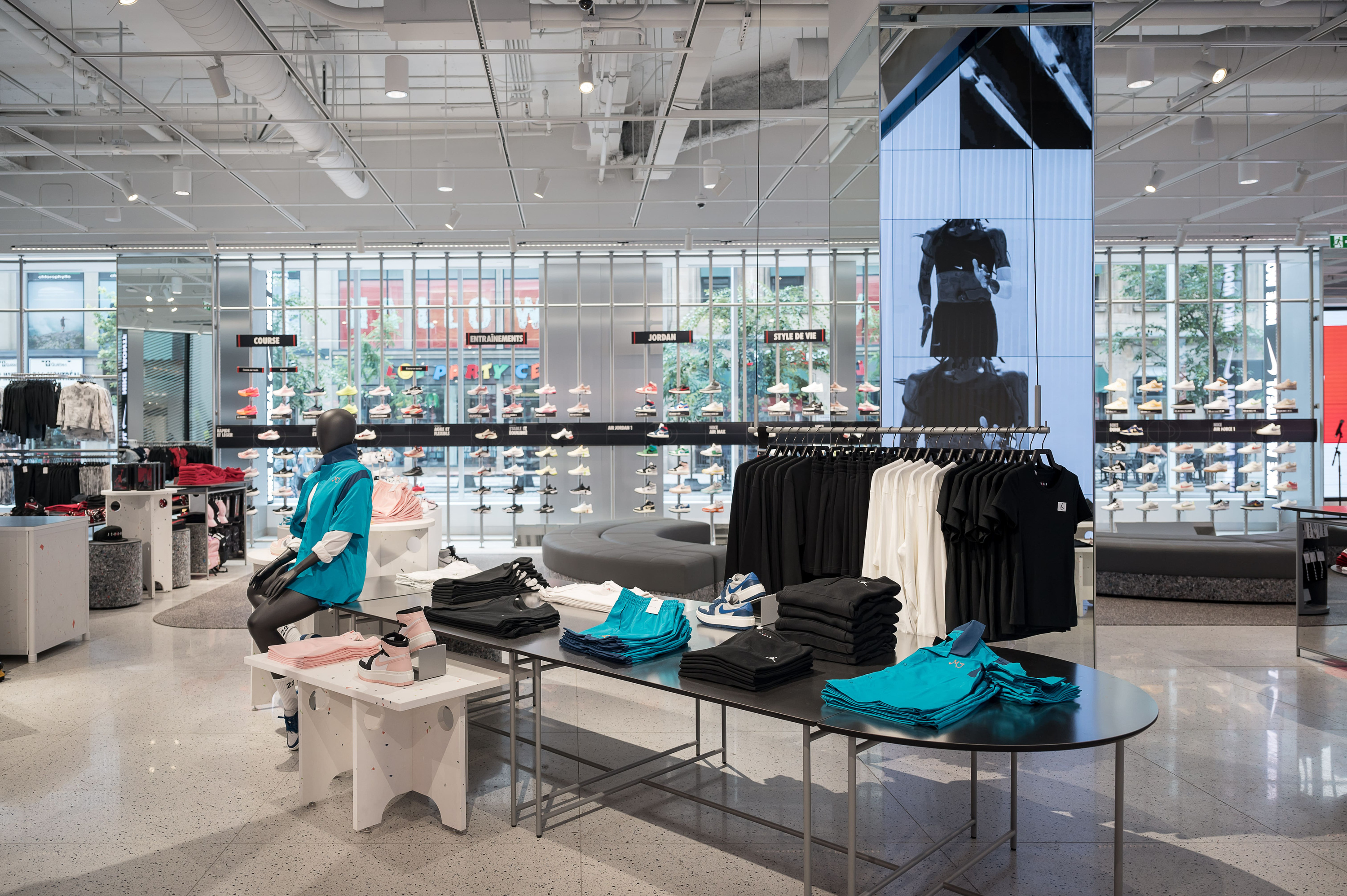 New Montreal Nike store downtown is officially open and has a free event