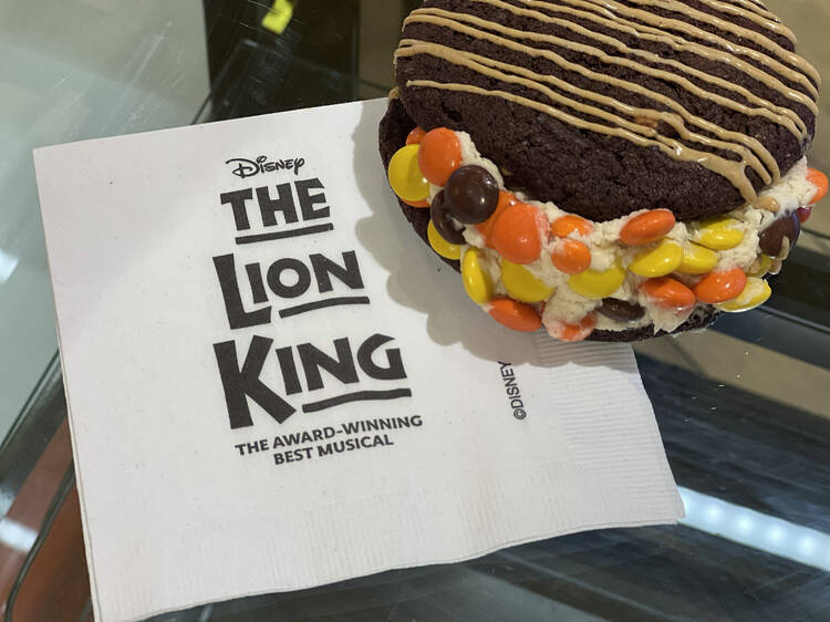 Taste Hershey’s Chocolate World Times Square’s Hakuna Ma-Cookie