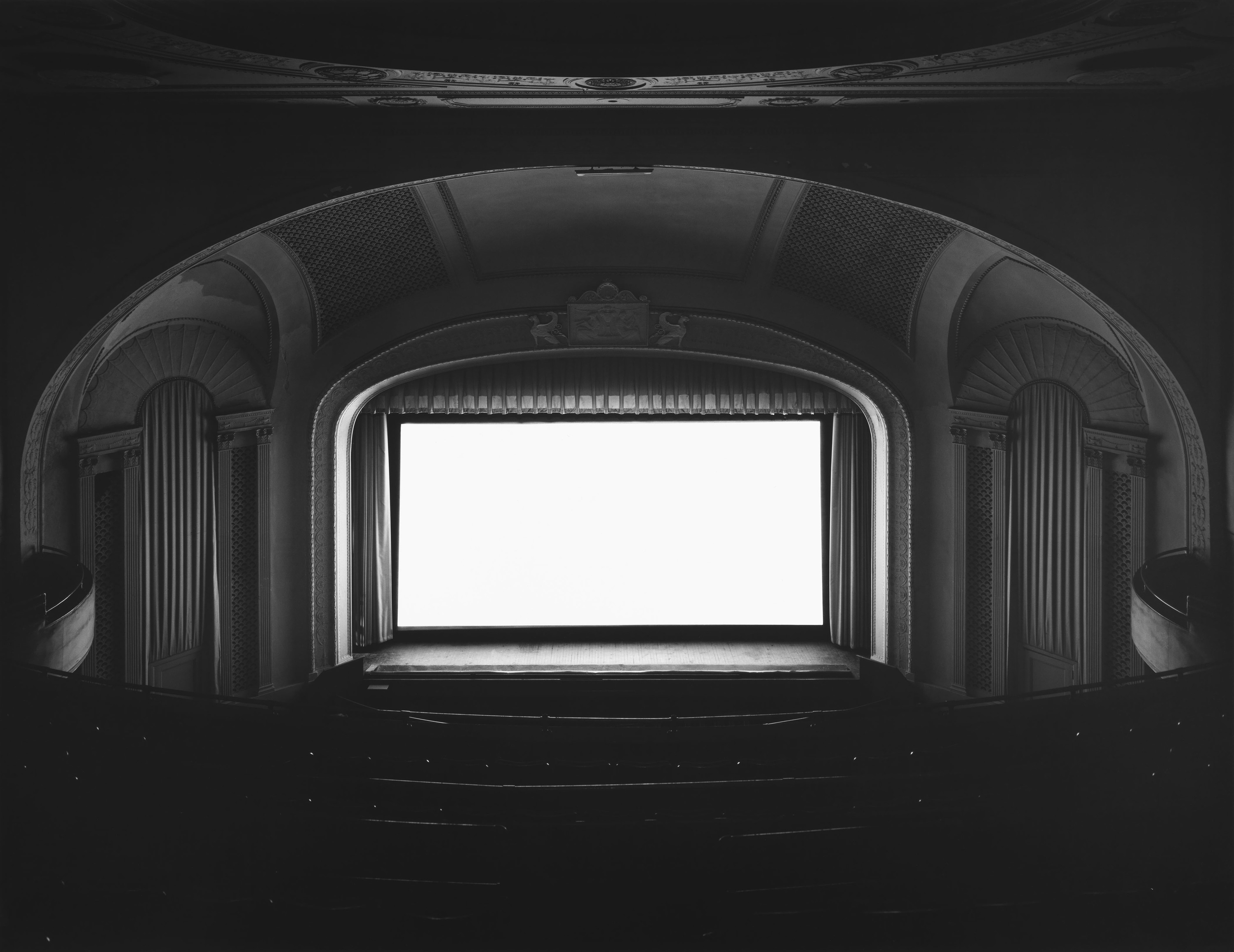 Hiroshi Sugimoto, UA Playhouse, New York, 1978. © Hiroshi Sugimoto, courtesy of the artist.