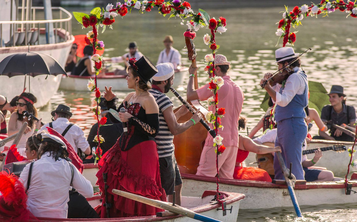 Cabaret flotante